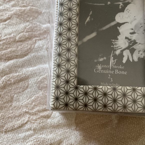 NWOT Set of 3 - 1.5” x 2.5” picture frames - Picture 3 of 5